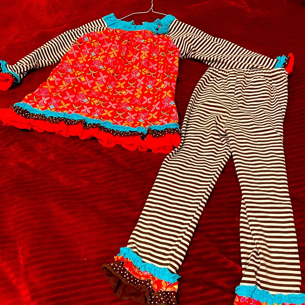 Unique girl’s size 6 - rare edition like new!.